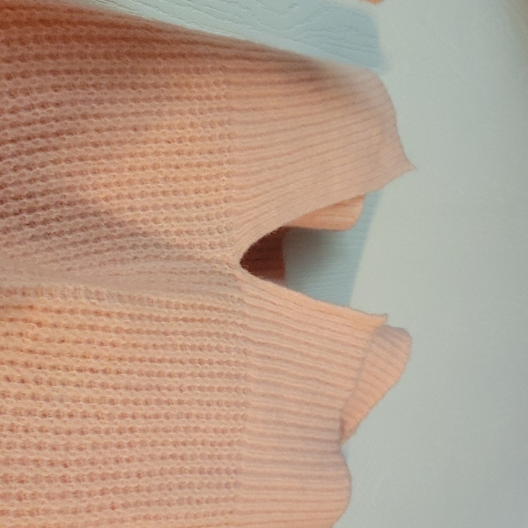 Free People C.O.M.F.Y Oversized Pink Sweater - Picture 8 of 8